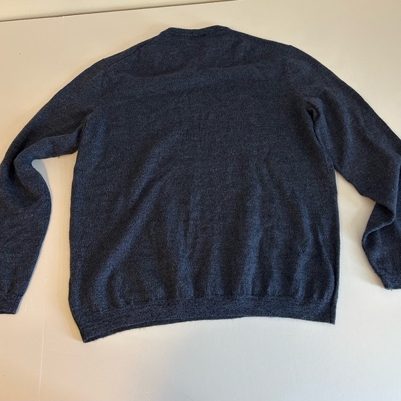 Calvin Klein Men's Navy merino wool V-Neck Sweater - Picture 4 of 7